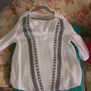 Simple white top super cute never worn